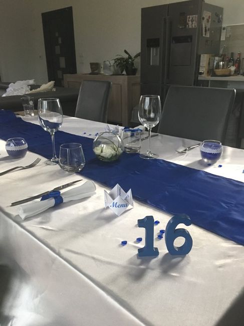 Essaie table bleu roi - 1