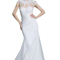 J'ai  trouvé une robe de mariée intéresssante..     