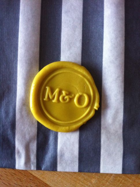 Cachet sachet candy bar