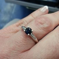 Qui porte une bague de fiançailles ? - 1