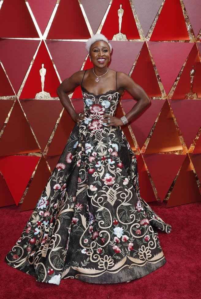 3) Cynthia Erivo de Paolo Sebastian