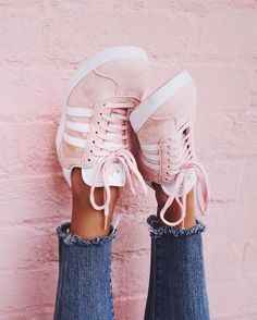 C : des baskets confortables