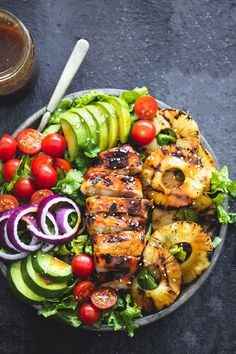 B. une salade fraîche
