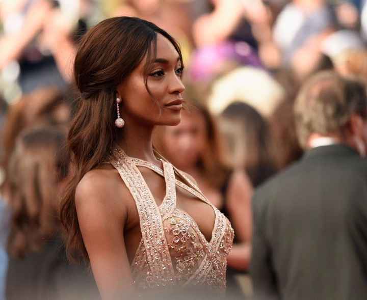 3- Les légères ondulations de Jourdan Dunn