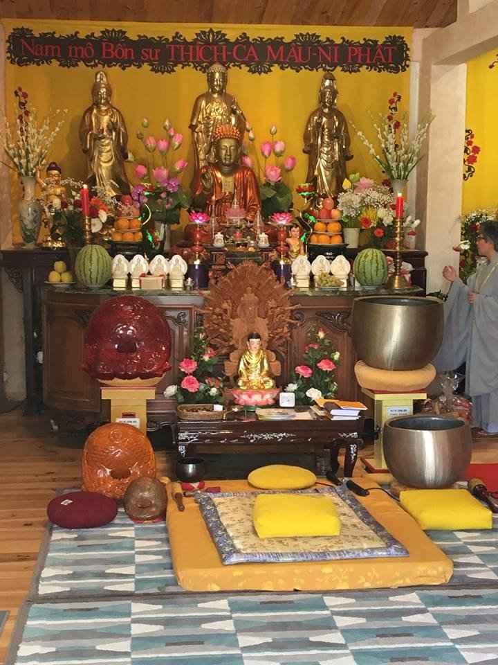 Visuel quan don rentre dans le temple