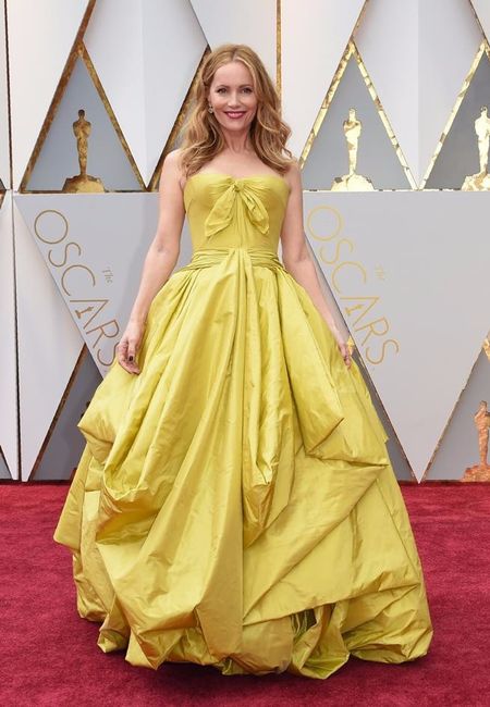 10) Leslie Mann de Zac Posen