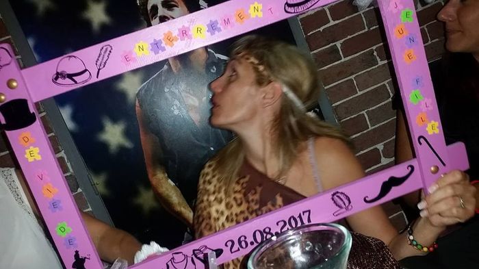 lui ne m'a pas laché de la soirée