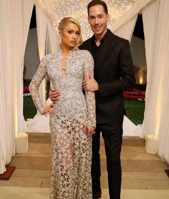 6 looks portés par Paris Hilton le jour de son mariage 💍 6