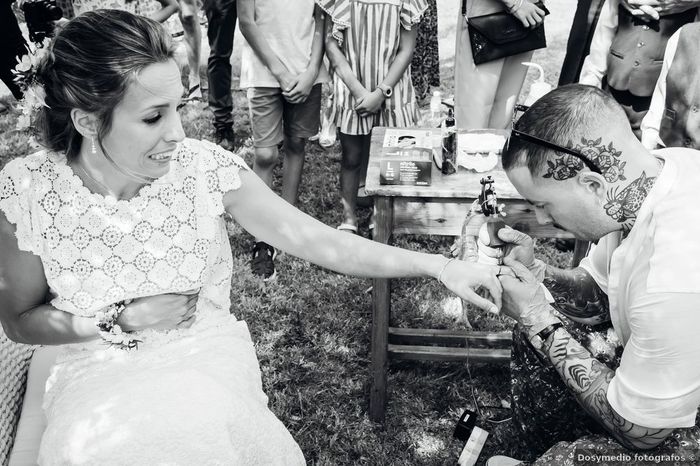 Ce couple a osé la bague tatouée 💍😱 1