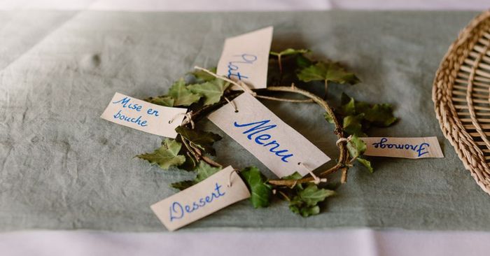 Des inspirations pour présenter son menu de mariage 💙🍽️ 1