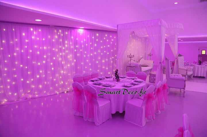 Draps blancs et guirlandes lumineuses - 1
