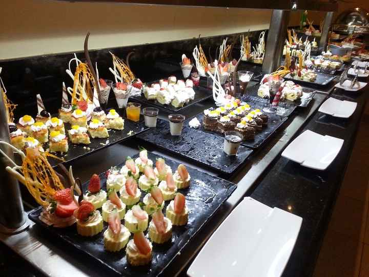 une partie du coin des desserts! buffet à volonté!