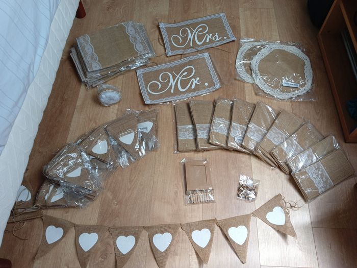 Premiers achats champêtre romantique jute et dentelle 1