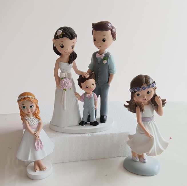 Peinture personnalisation figurines pièce montée 👪🍰👩‍👧 3