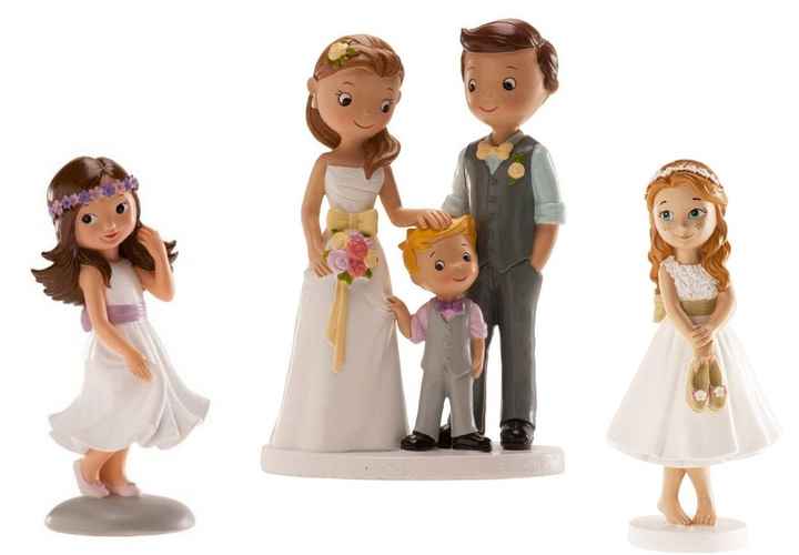 Peinture personnalisation figurines pièce montée 👪🍰👩‍👧 - 1