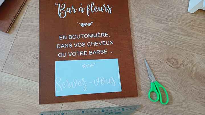 Tuto application sticker écriture blanche pour panneau en bois, cartonné ou miroir 🟫 - 1