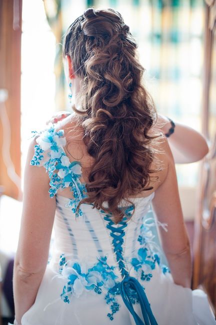 Merci le beau papa de ma soeur (coiffeur à la retraite) pour ma coiffure à la Sissi (fan des films)