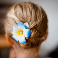 Angèle avec sa belle fleur (merci à mon amie Sophie pour les déco de cheveux)