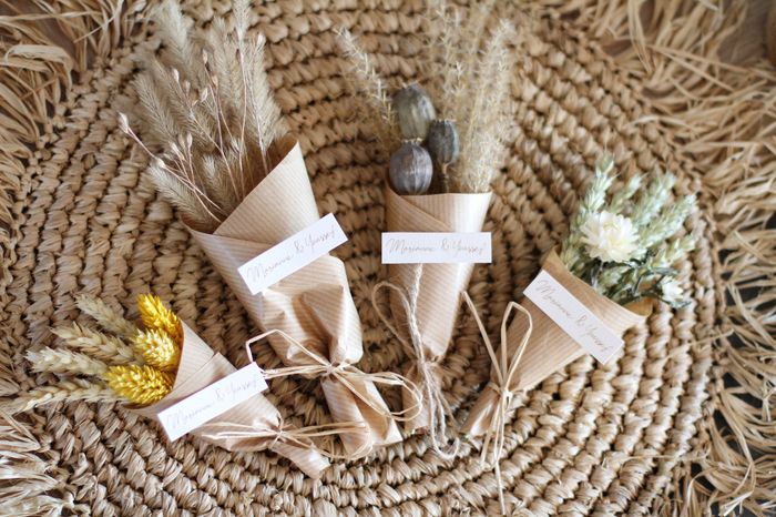 Cadeaux invités magnets en fleurs séchées 4