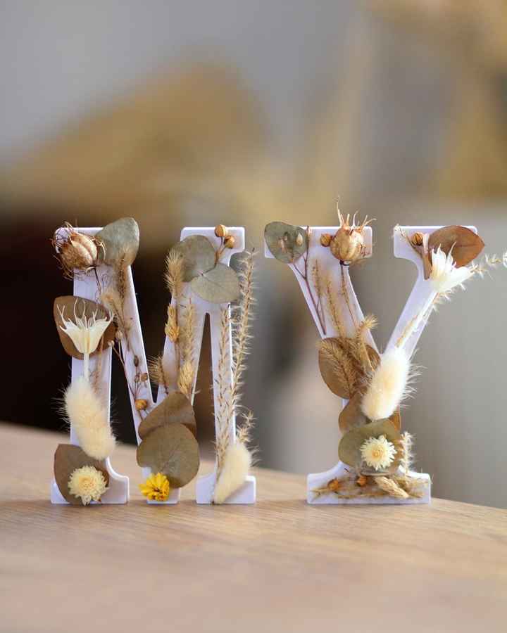 Lettres déco avec fleurs séchées - 1
