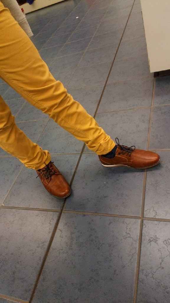 Mon fils a choisi sa paire de chaussures. - 1
