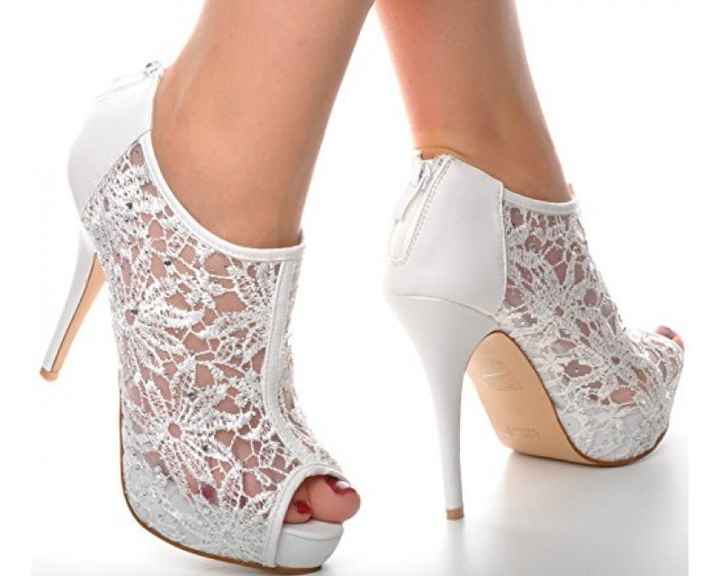  Chaussures. - 1