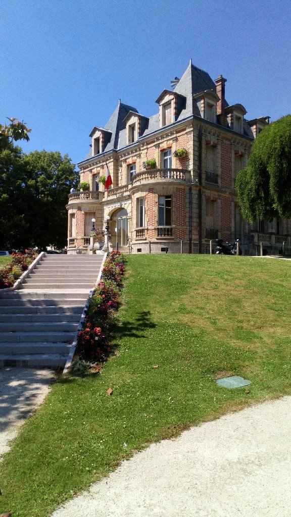 Ma mairie et église. - 6