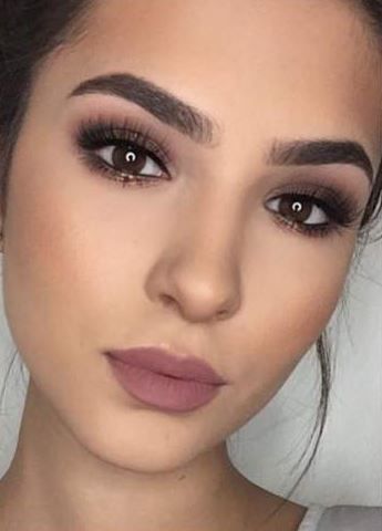 Tendance 2023 pour le maquillage 53