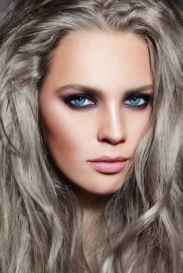 Maquillage et couleur de cheveux 10