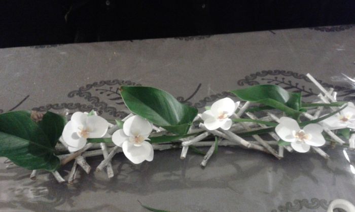 en guise de chemin de table