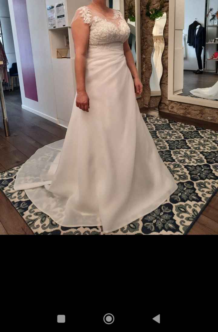 En plein choix de robe,... Qu'en pensez-vous ? - 1