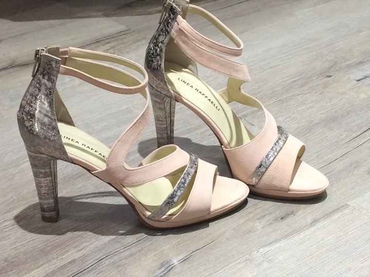 Montrez-moi vos chaussures de mariée - 1