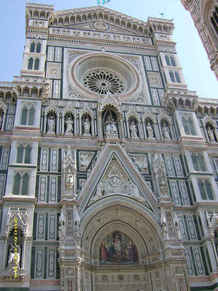 Le style de design des bâtiments sur la place El Duomo
