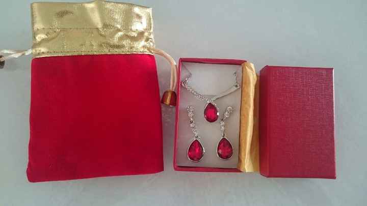 Collier et boucles d'oreilles - 1
