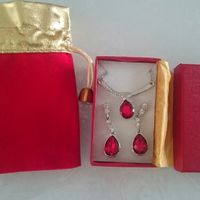 Collier et boucles d'oreilles - 1