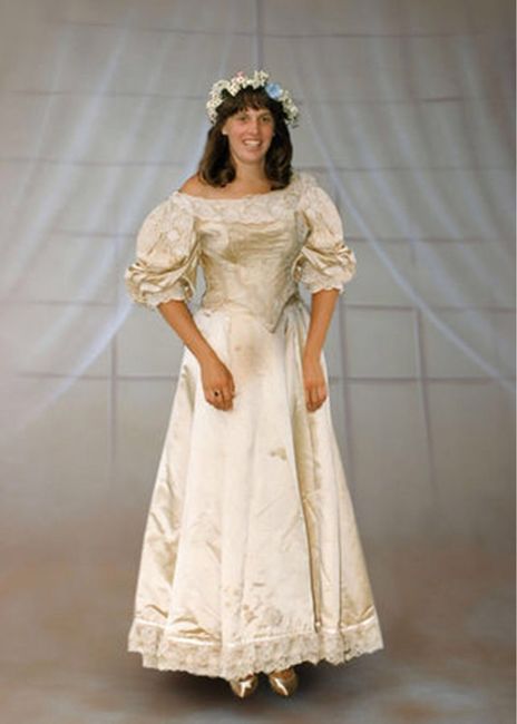 Petit délire : quel était le type de robe de mariée, l'année de ma naissance ? ( Oui, je sais, je ne