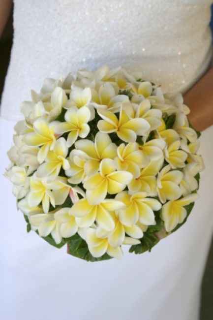 bouquet de fleur de frangipagnier magnifique aussi 