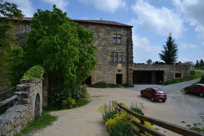 gîte et préau