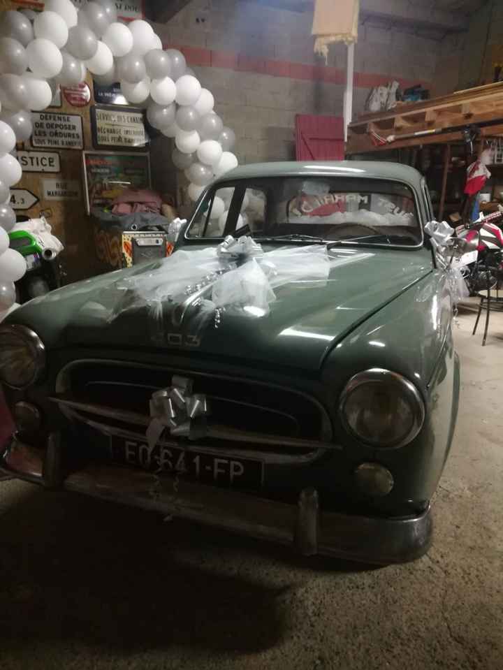 Voiture en accord avec notre thème. - 4