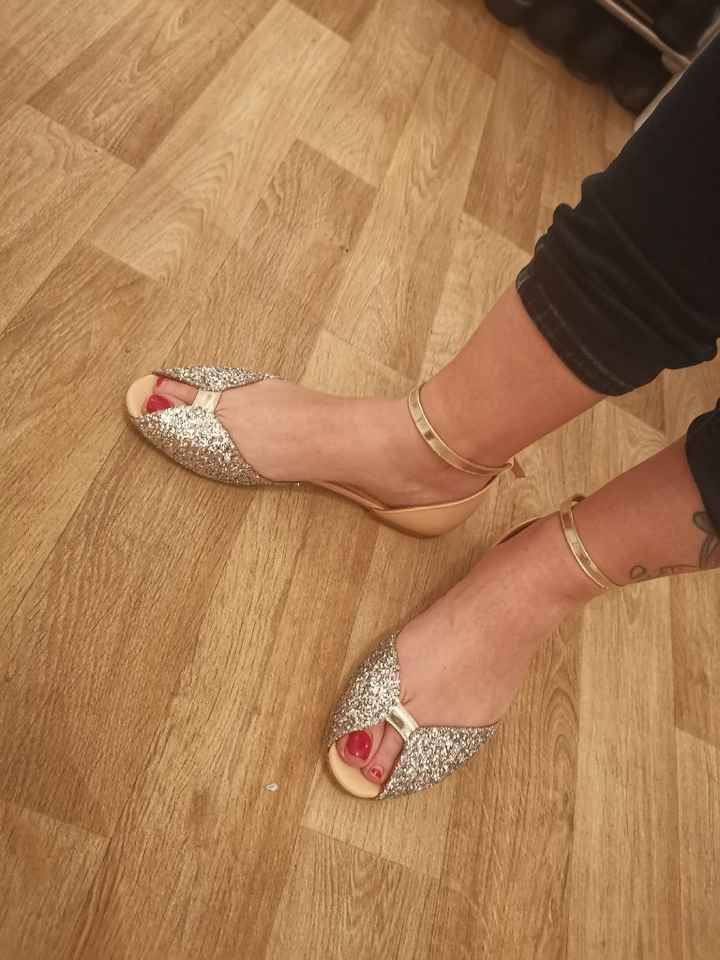 Pas facile les chaussures.. ! - 1