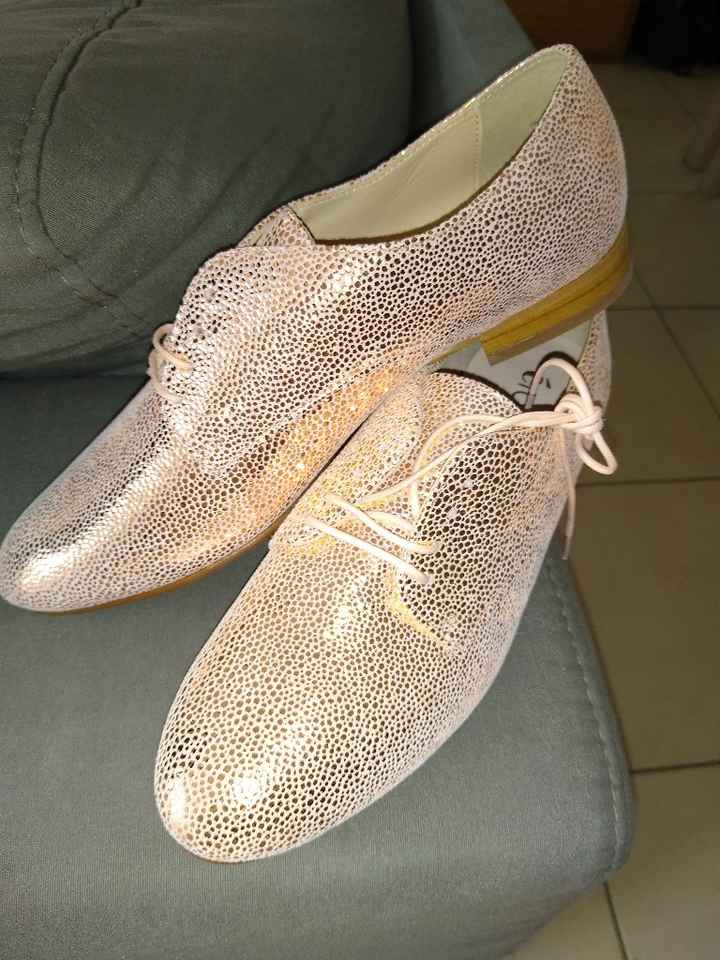 Help montrez moi vos chaussures ! - 1