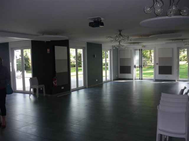 Avis : faut il rajouter de la déco à la salle le cottage ? - 3