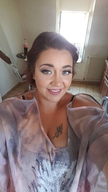 Trop heureuse voici ma coiffure et mon make up du Jour j - 2