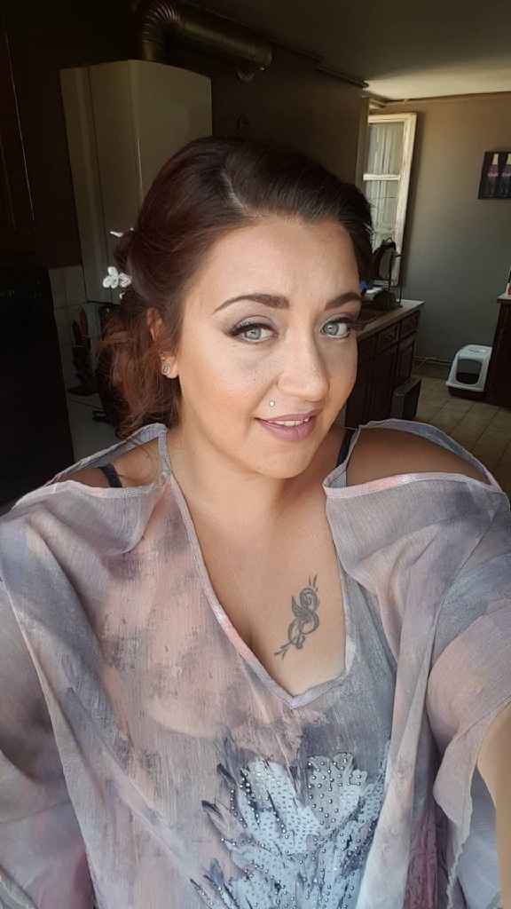 Trop heureuse voici ma coiffure et mon make up du Jour j - 4