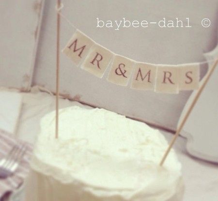 Cake topper
