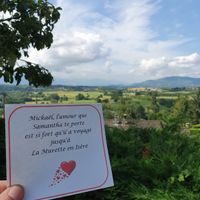 Et voila pour toi ! Pourrais tu m'en faire avec la phrase " Pascal, l'amour que Camille te porte est