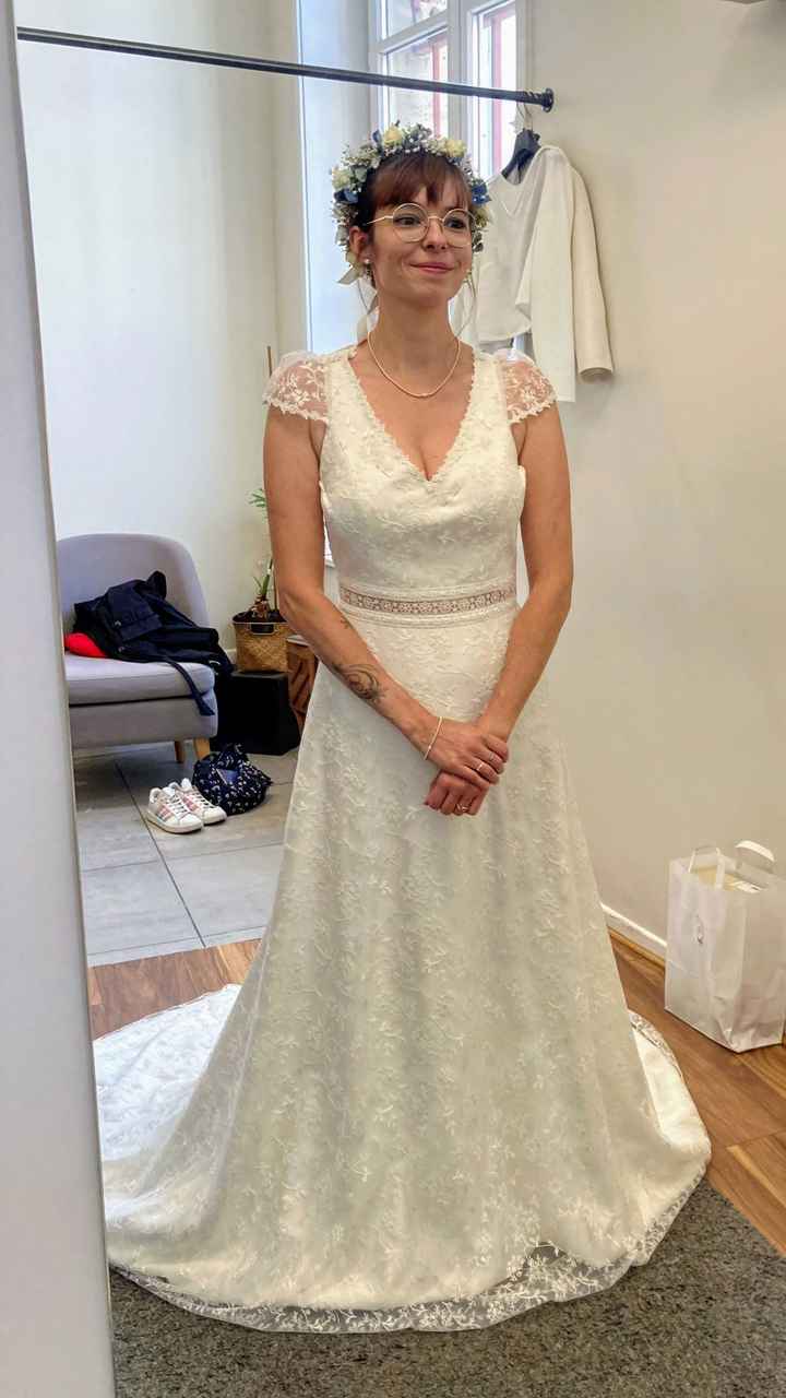 J-34: essai coiffure et retouche robe - 1