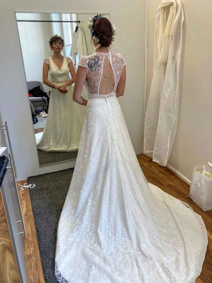 J-34: essai coiffure et retouche robe - 2