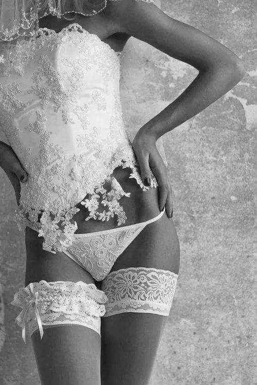 De jolis dessous et très sexy - 1