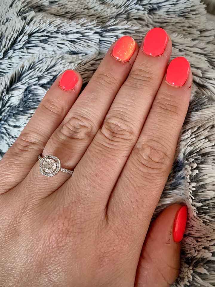 Ta bague de fiançailles sur le Pinterest de Mariages.net ça t'intéresse ? ❤️ - 1